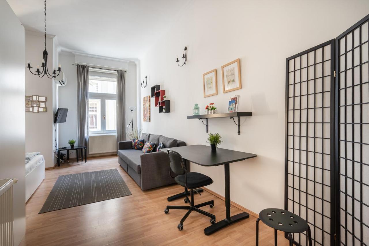K10 - Kazinczy Street Heritage Suite - Best Location By Bqa Budapest Exterior foto