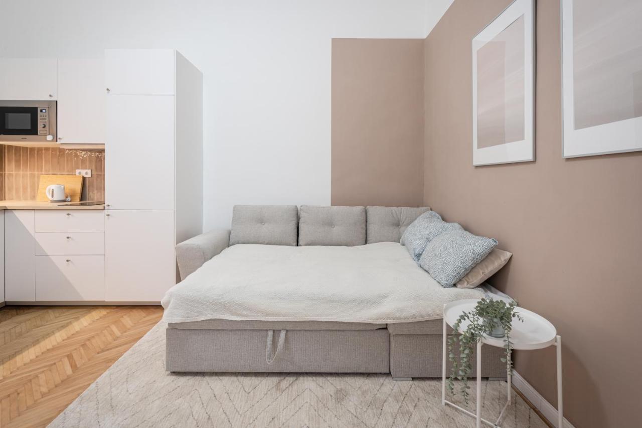 K10 - Kazinczy Street Heritage Suite - Best Location By Bqa Budapest Exterior foto